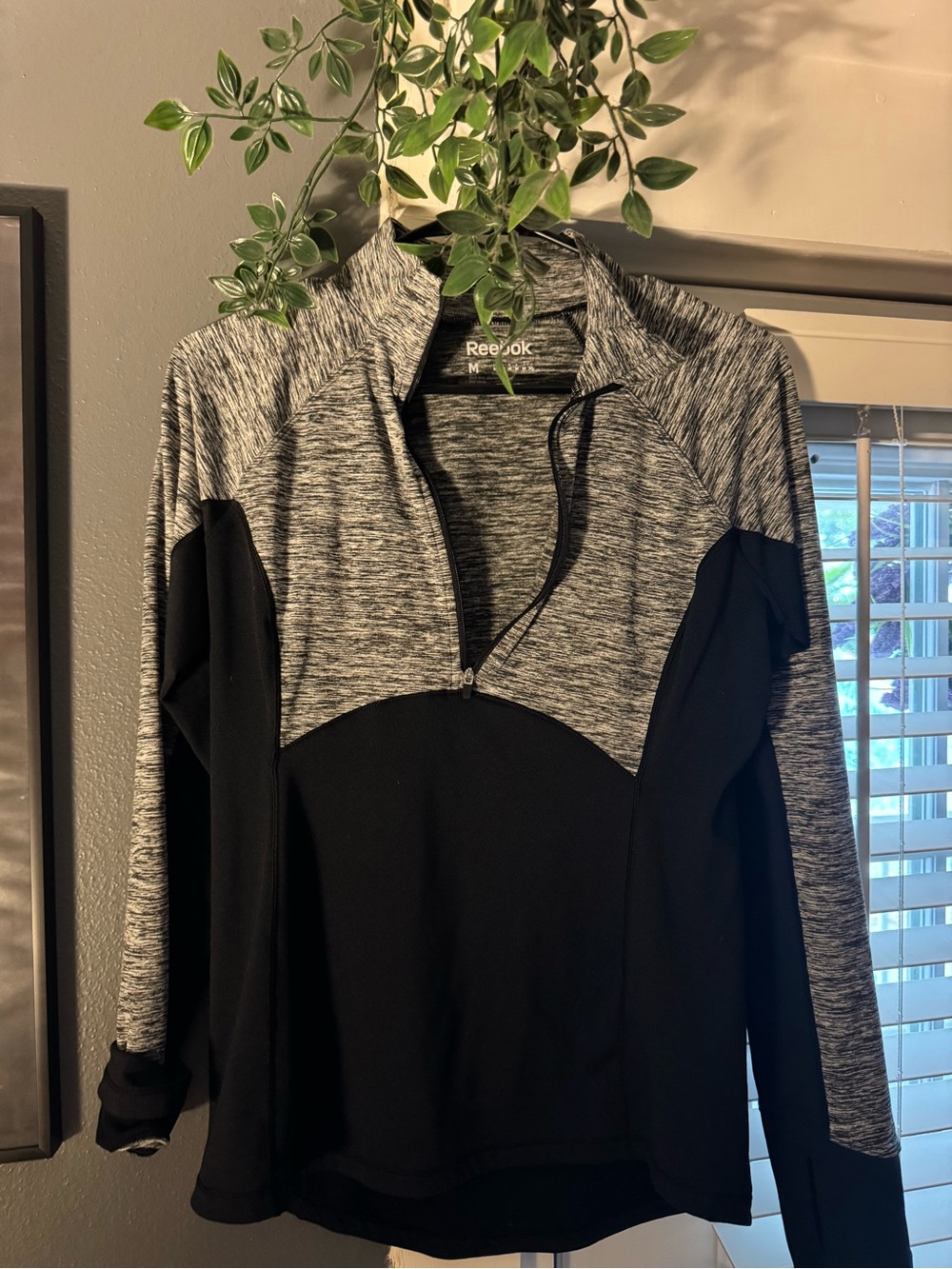Reebok running pullover